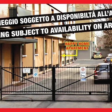 Happy Fiera アパート