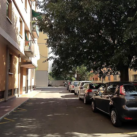 アパート Happy Fiera ボローニャ